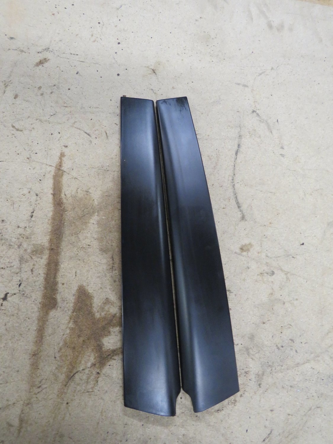 Civic Type R FN2    Outer B-Post door trim Covers