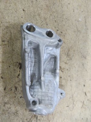 Honda Civic Type R FN2   Engine Mount Bracket