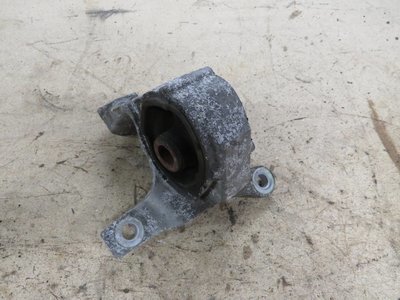 Honda Civic Type R FN2   Front Engine Mount