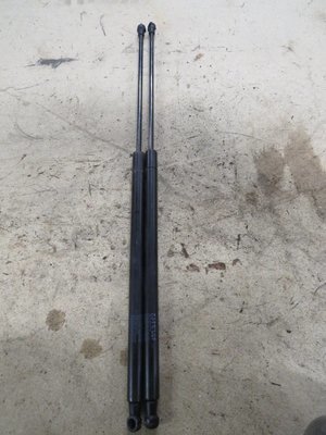 Honda Civic Type R FN2   Boot tail gate Shock Dampers