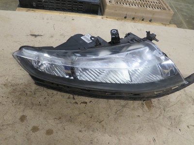 Honda Civic Type R FN2    Drivers right Headlight complete with Bulbs and Bulb Holders