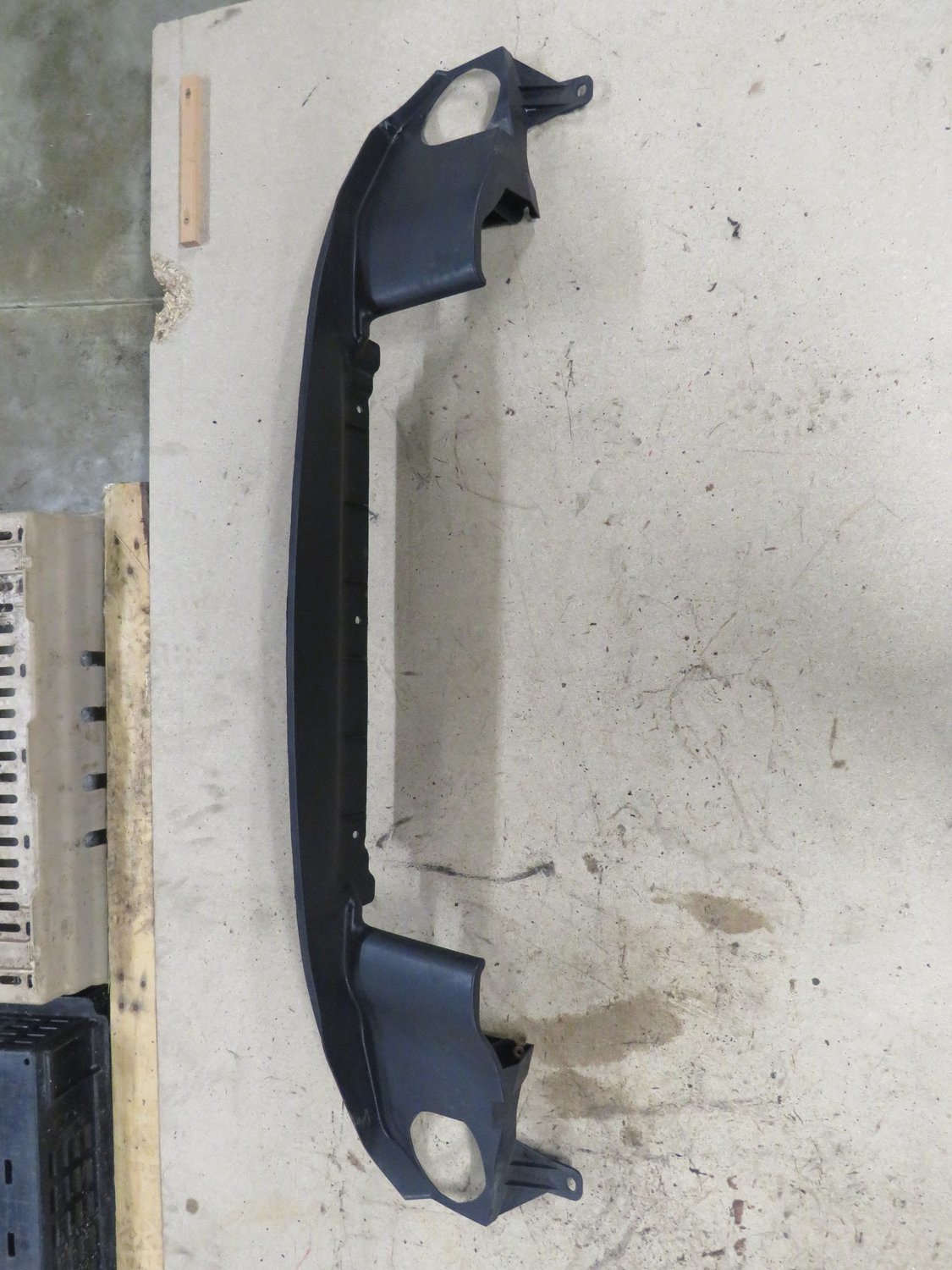 Honda Civic Type R FN2   Trim that sits behind the Front Bumper