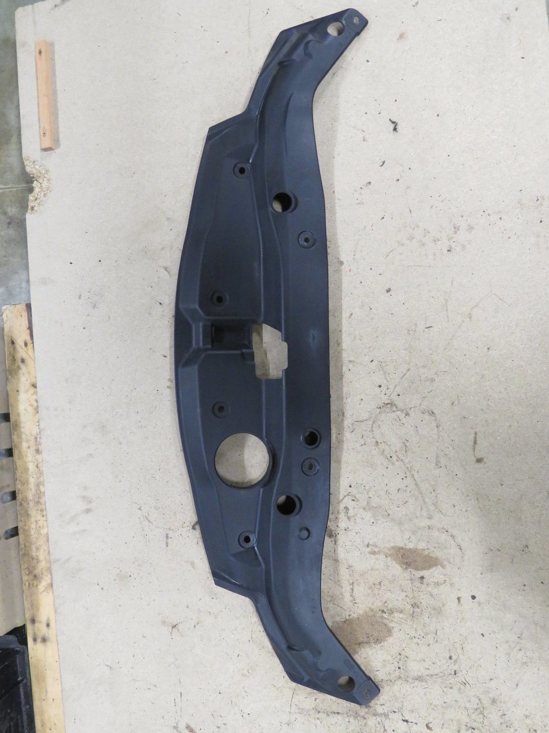 Honda Civic Type R FN2    Front Bumper top cooling Plate