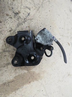 Honda Civic Type R FN2    Clutch master filter valve