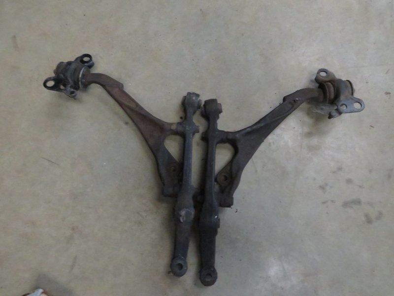 Honda DC2 Integra Type R UKDM   A pair of Front LCAs Lower Control Arms