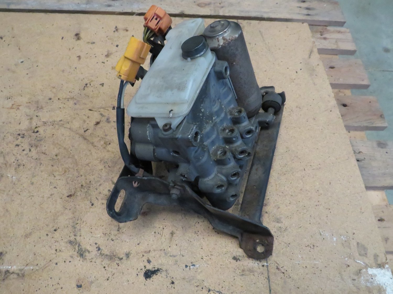 Honda DC2 Integra Type R JDM   ABS Pump