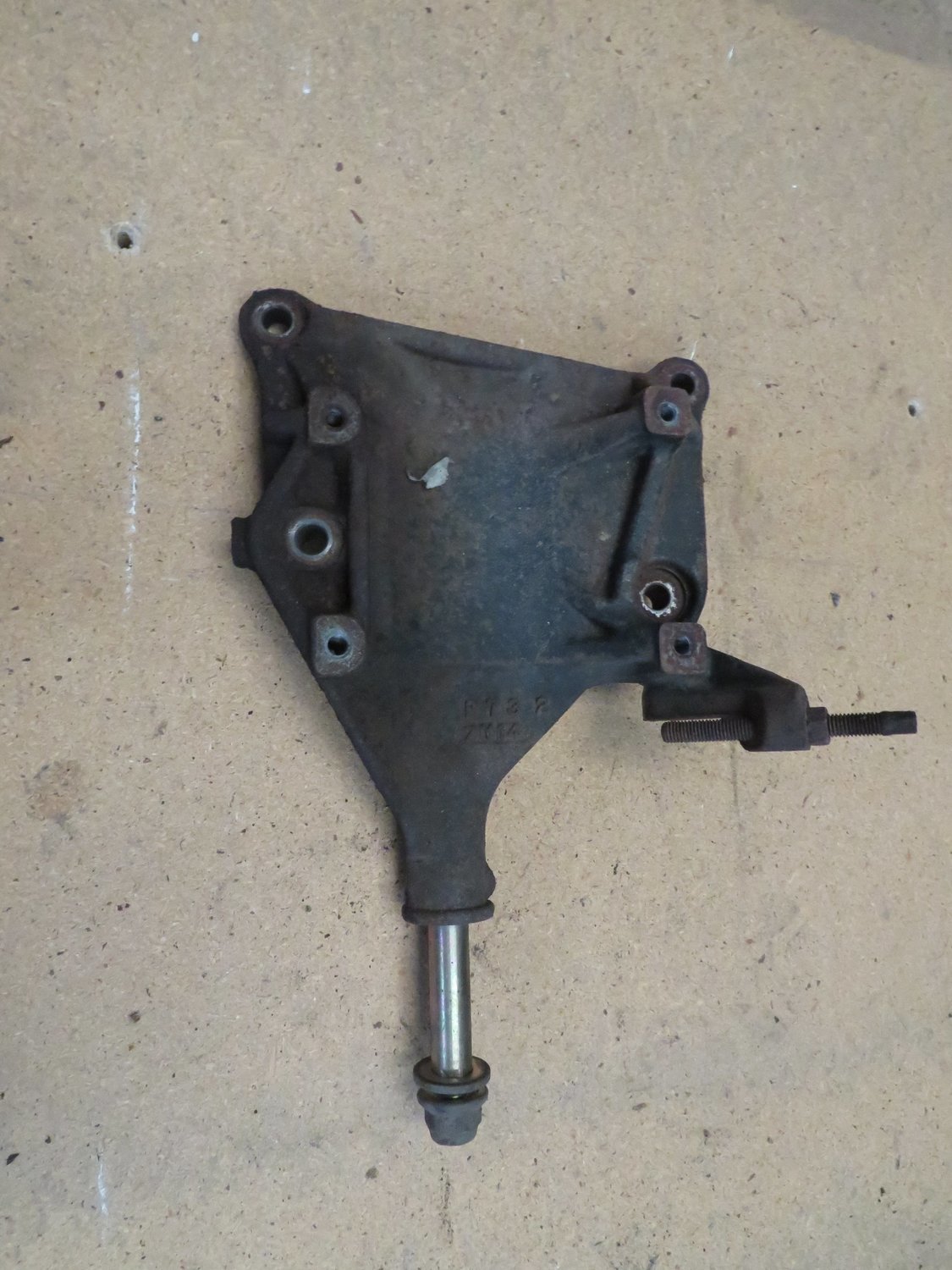 Honda DC2 Integra Type R UKDM    Engine Front mount Bracket