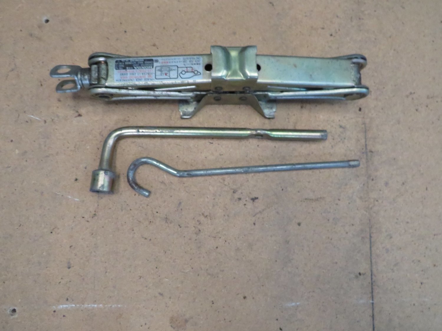 Honda DC2 Integra Type R UKDM   Spare wheel Jack kit but no Bag