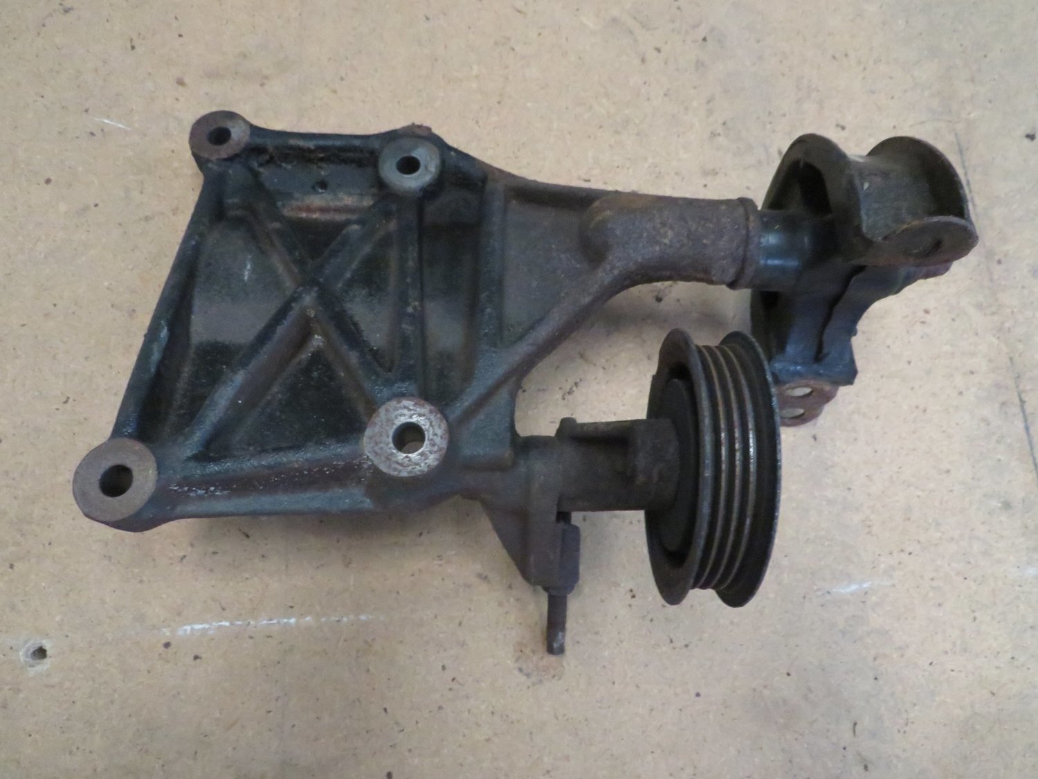 Honda DC2 Integra Type R UKDM    Front Engine mount Bracket Complete