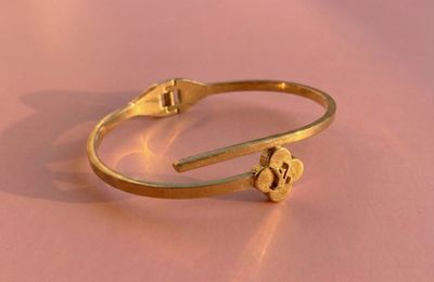 Minimal Gold Cuff