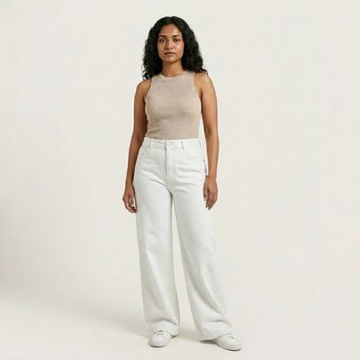 MODERN  RELAXED-FIT WIDE-LEG WHITE JEANS