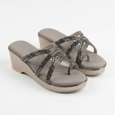 Women’s Embellished Wedge Toe-Ring Sandals
