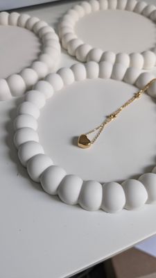 Bubble Edge Round Dish, White Jesmonite Bubble Edge Round Dish, White Jesmonite