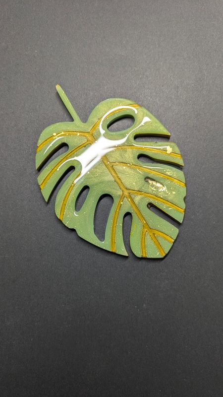 Monster Leaf Display Dish, Small