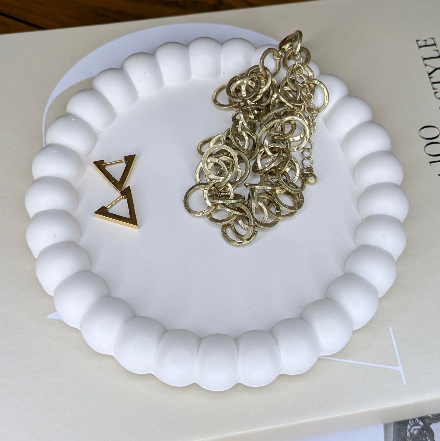 Minimalist Scallop Edge Coaster 