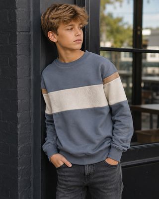 No Way Monday jongens sweater zachtblauw off white zand