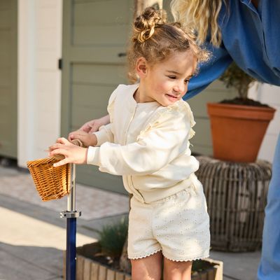 Dirkje meisjes shorts off white broderie katoen
