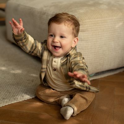 Dirkje Jongens Kledingset 3-Delig – Groen Geruit Overshirt, Henley Shirt en Camel Ribbroek