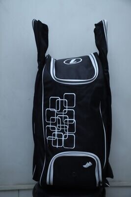 2024 Lorimers Platinum v2 Black Duffle Cricket Bag Size: 75 x 35 x 30cm
