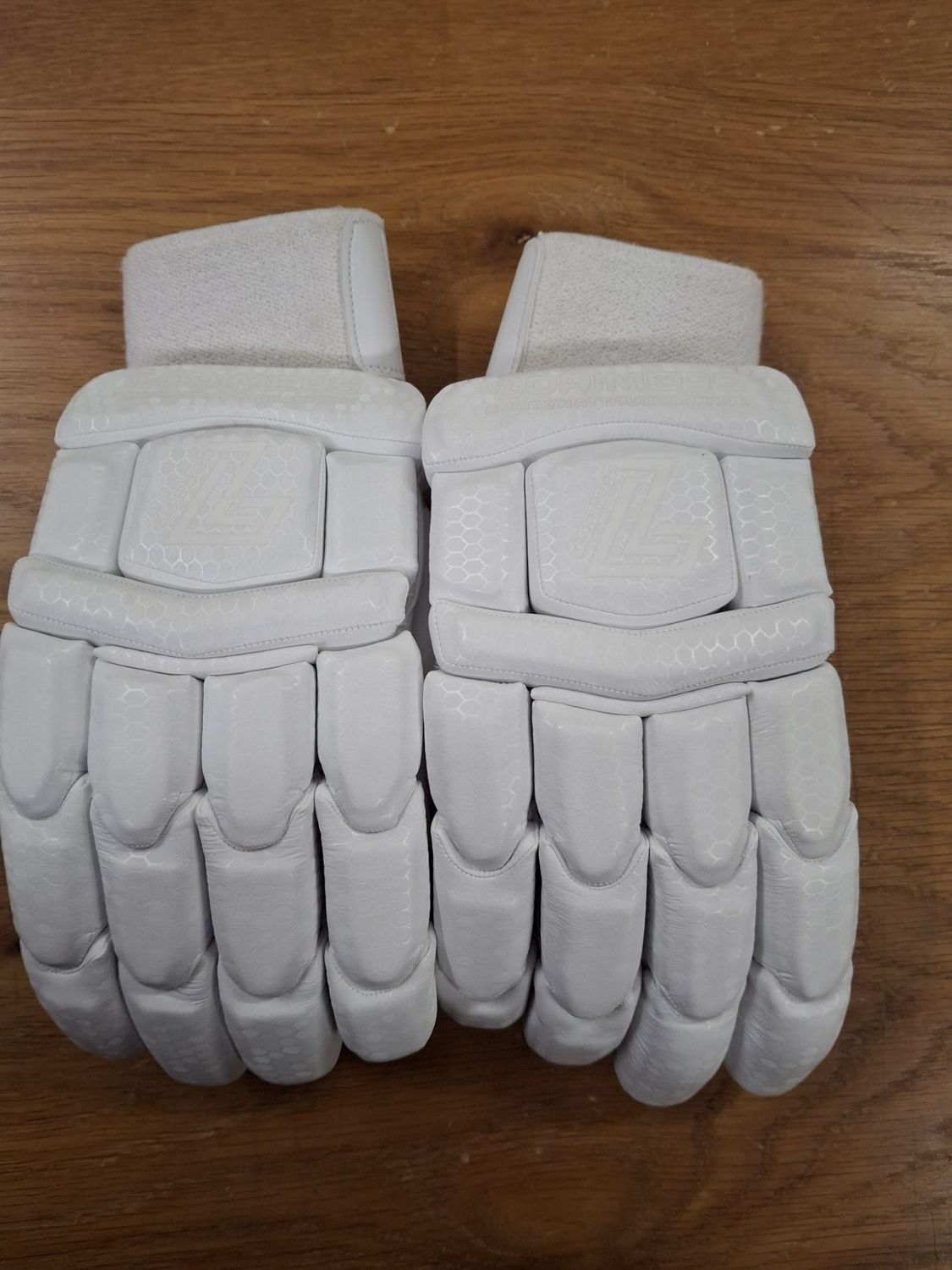 2025 Lorimers Cricket Pro Players v2 Split Finger Batting Gloves