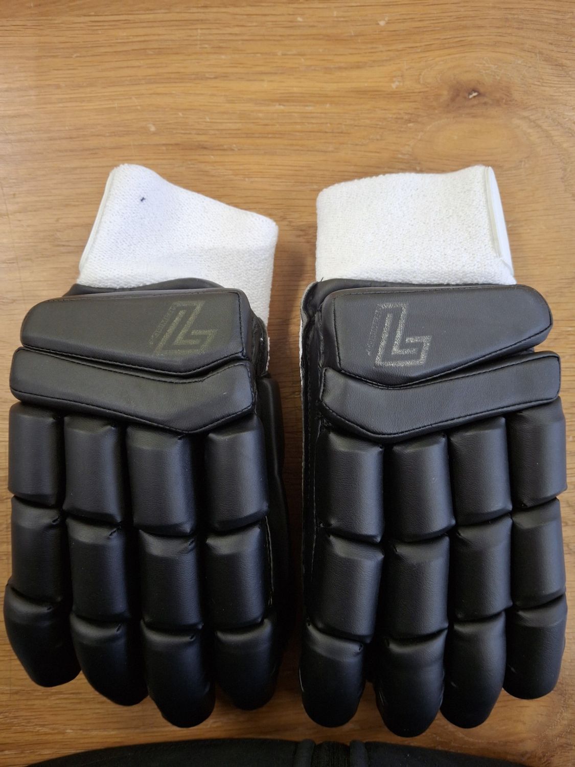 2025 Lorimers Cricket Junior Pro Split Finger Black Batting Gloves