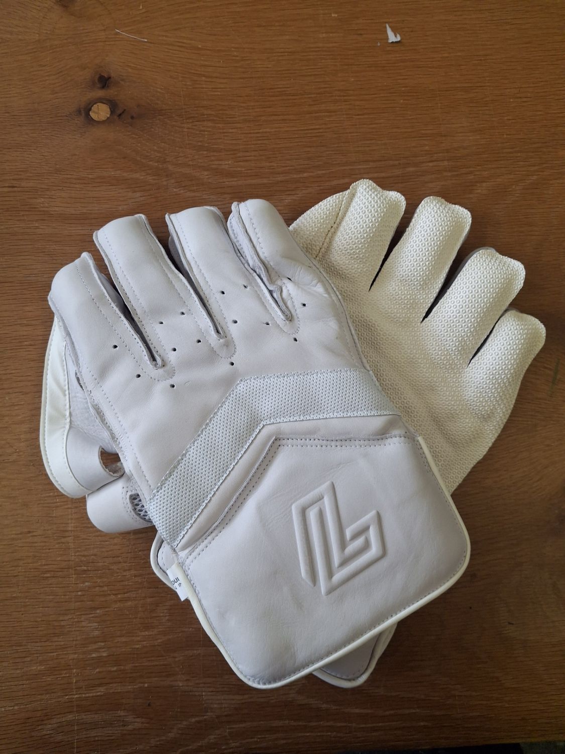 2025 Lorimers Cricket Pro Players v2 White  Wicket Keeping Gloves
