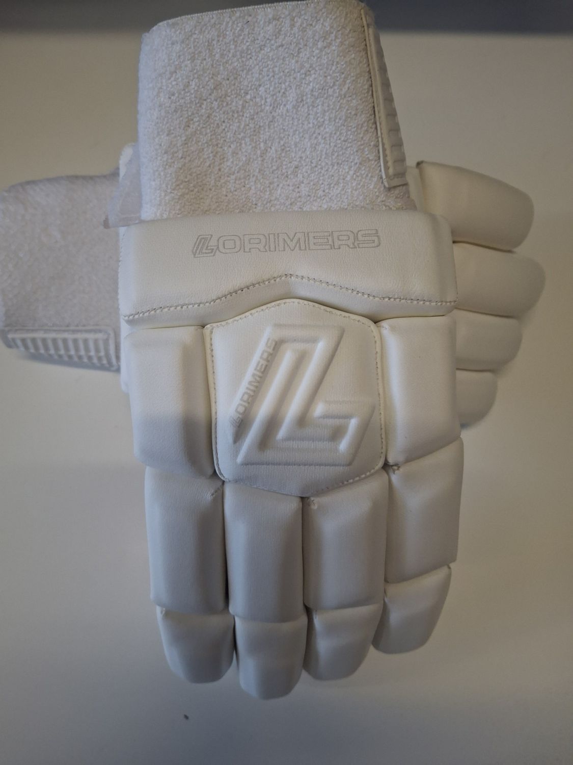 2026 Lorimers Cricket Pro Edition White Split Finger Batting Gloves