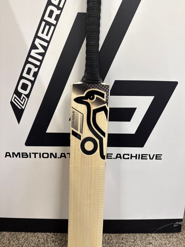 SUMMER SALE! - Kookaburra Stealth 7.1 Junior Bat
