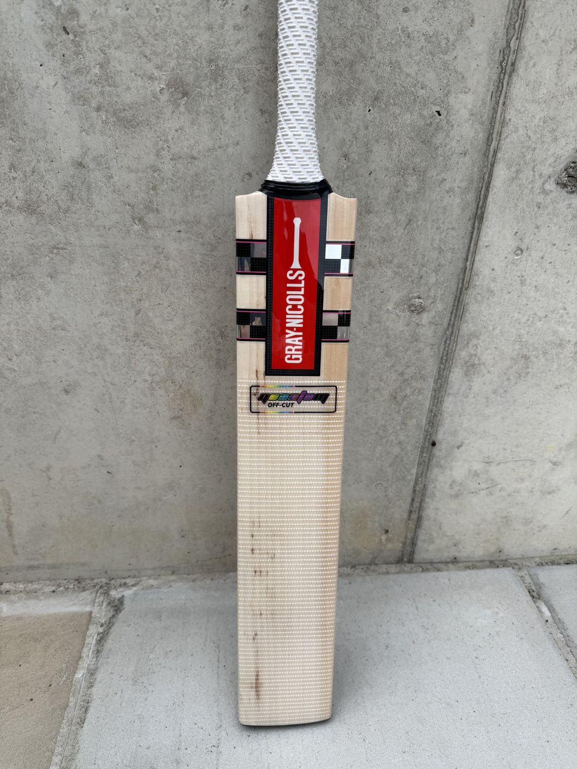Gray Nicolls Cricket Bat QUANTOM Gray Nicolls Cricket Bat QUANTOM "Off-Cut" English Willow SH