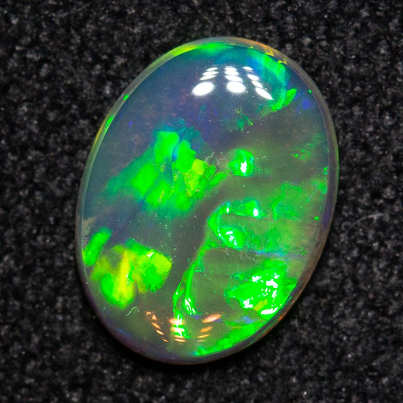 0.44 ct crystal opal 7.1×5.3×1.6mm No treatment Opal Origin Lighting Ridge, Appraisal: 70.00