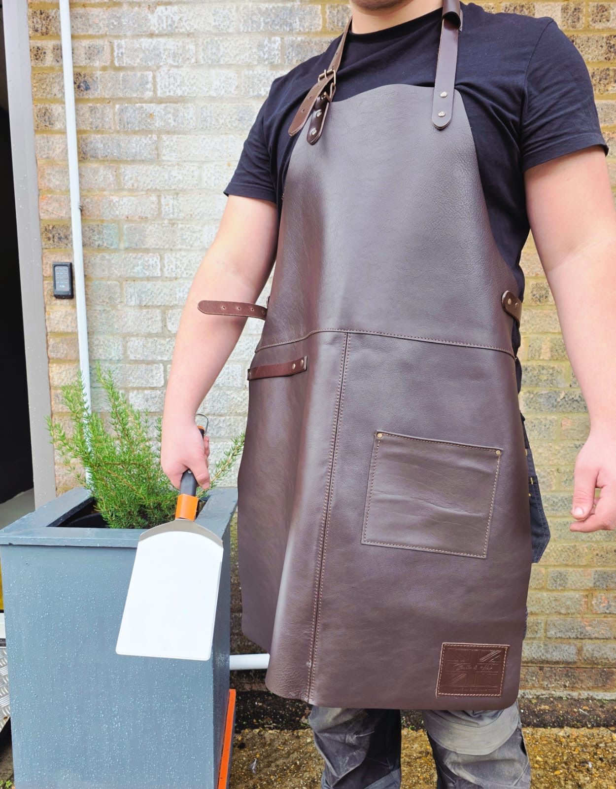 Buckle and Hide - Premium leather neck strap apron