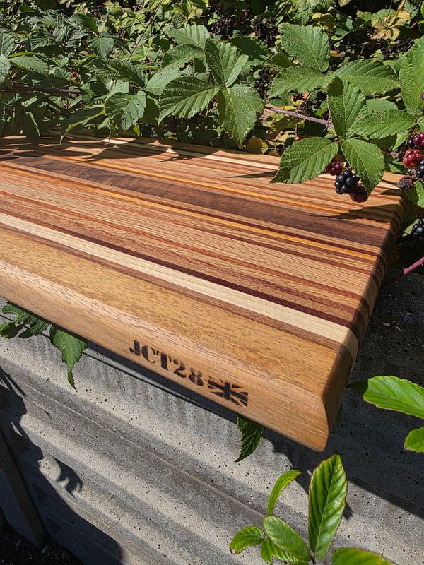 JCT28 Chunky Hardwood Chopping Board (many stripe)