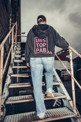 Hoodie schwarz Oversized Acid Washed &quot;Unstoppable&quot;