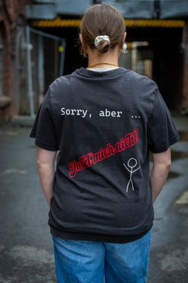 T-Shirt schwarz Acid Washed &quot;Juckt mich nicht&quot;