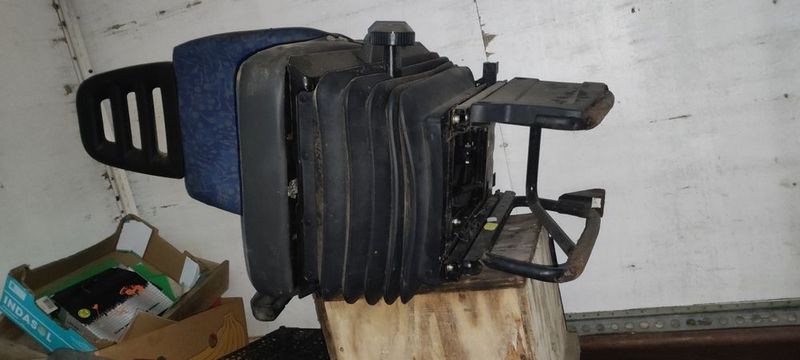Fotel pneumatyczny amortyzowany Iveco Mercedes kaczka sprinter