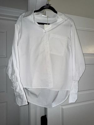 White button down blouse with elastic band sleeves