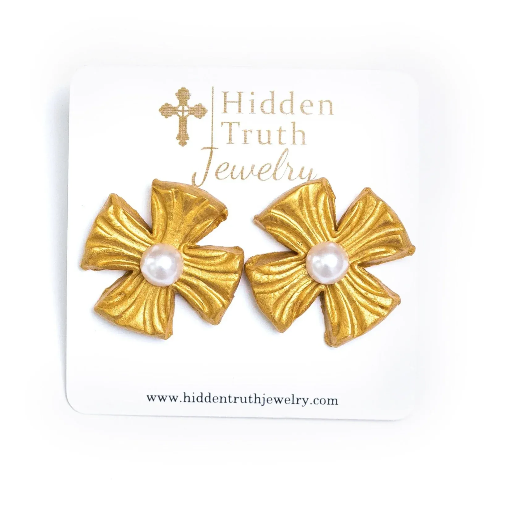 Hidden Truth Julia with Pearl Stud Earrings