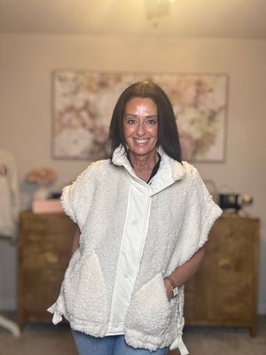 Ivory Oversized Cozy Sherpa Sleeveless Vest Jacket Ivory Oversized Cozy Sherpa Sleeveless Vest Jacket