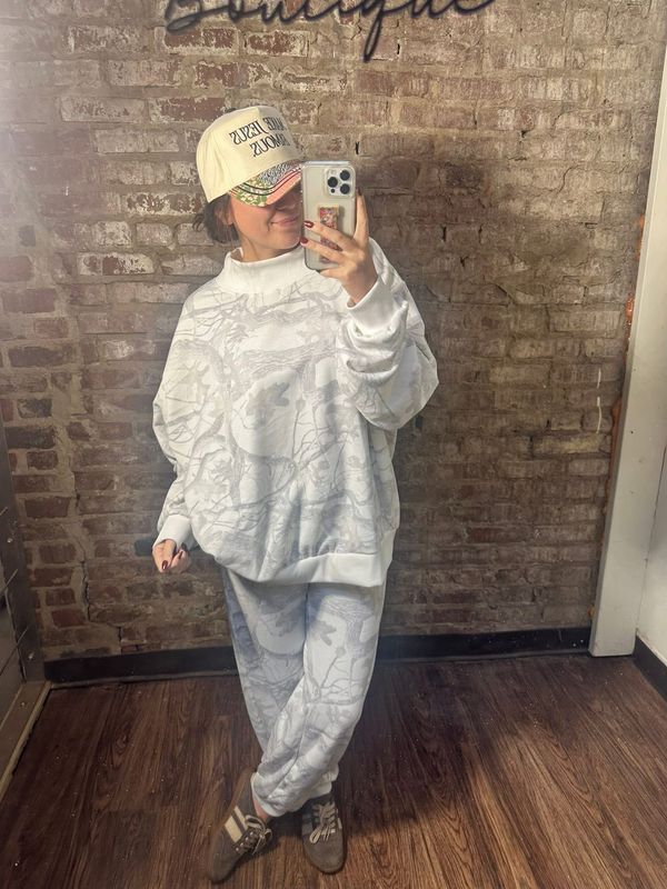 Long Sleeve Oversized Mock Neck Snow Camo Sweatshirt Long Sleeve Oversized Mock Neck Snow Camo Sweatshirt