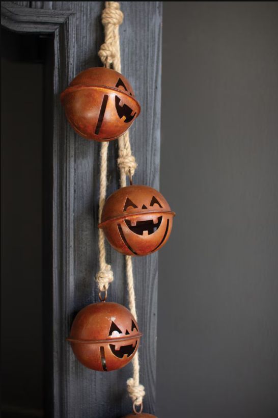 Halloween Jack-O-Lantern Bell Cluster