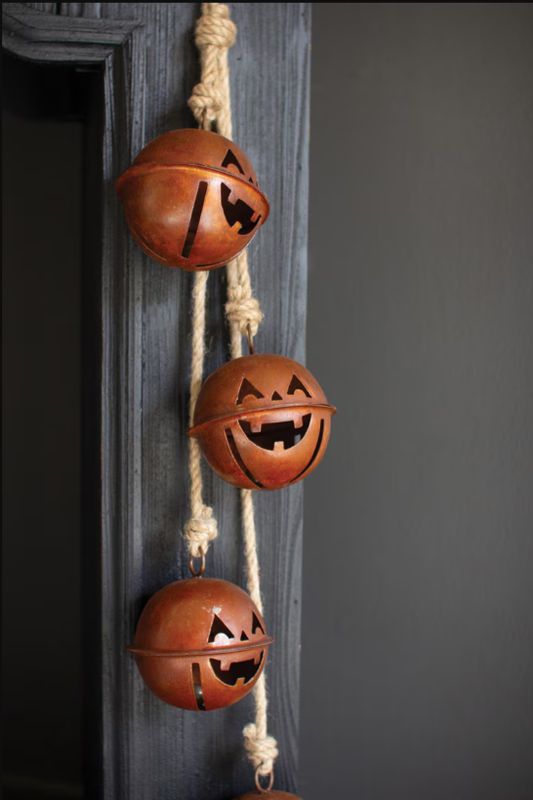 Halloween Jack-O-Lantern Bell Cluster