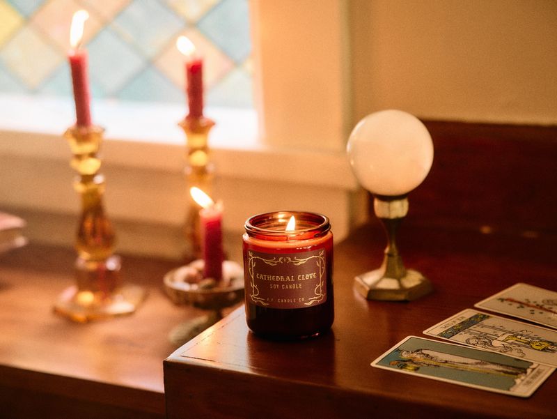 Cathedral Clove – Candle