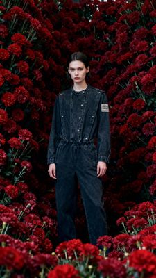 Combinaison en denim cloutée