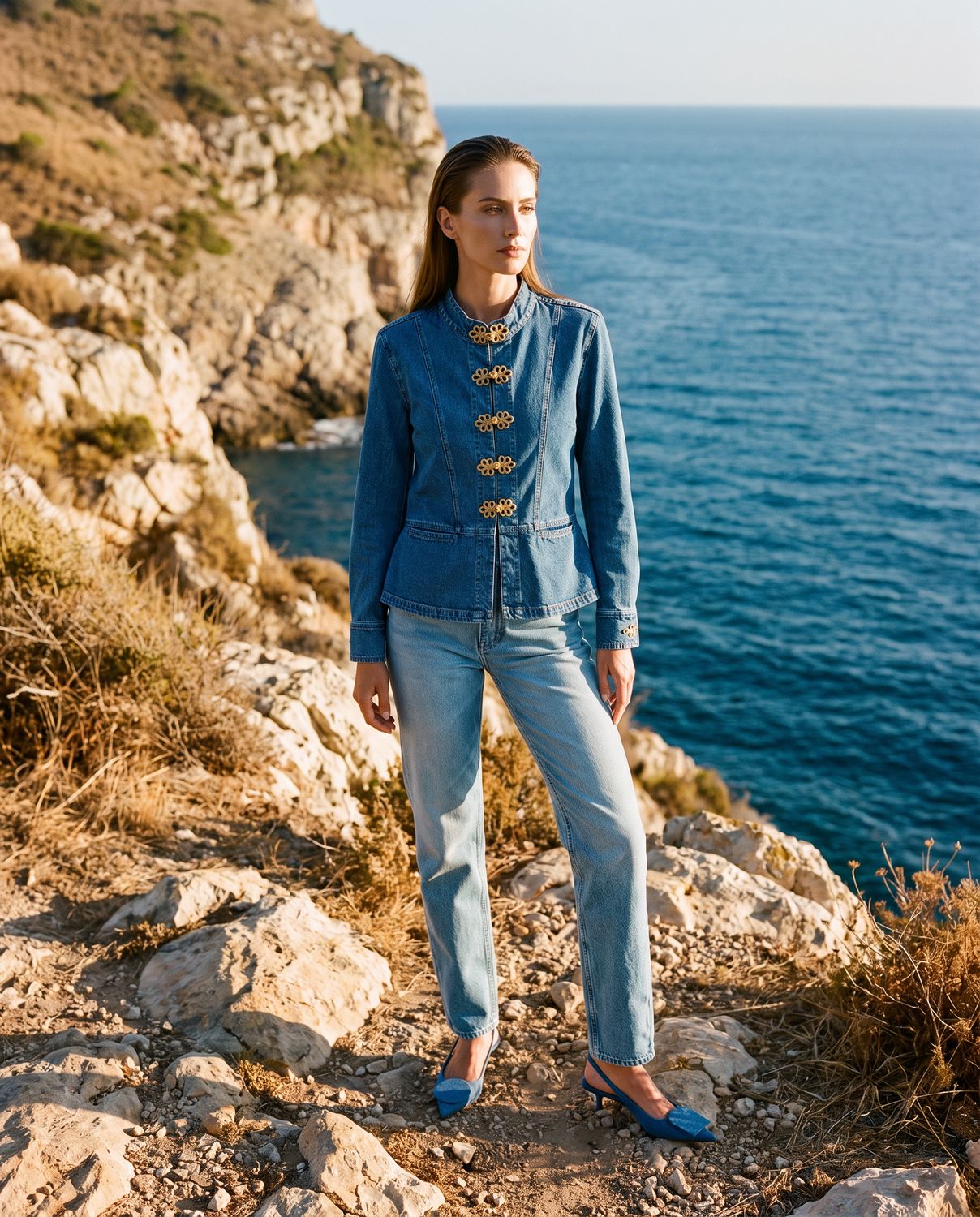 Veste en denim upcyclé brodé