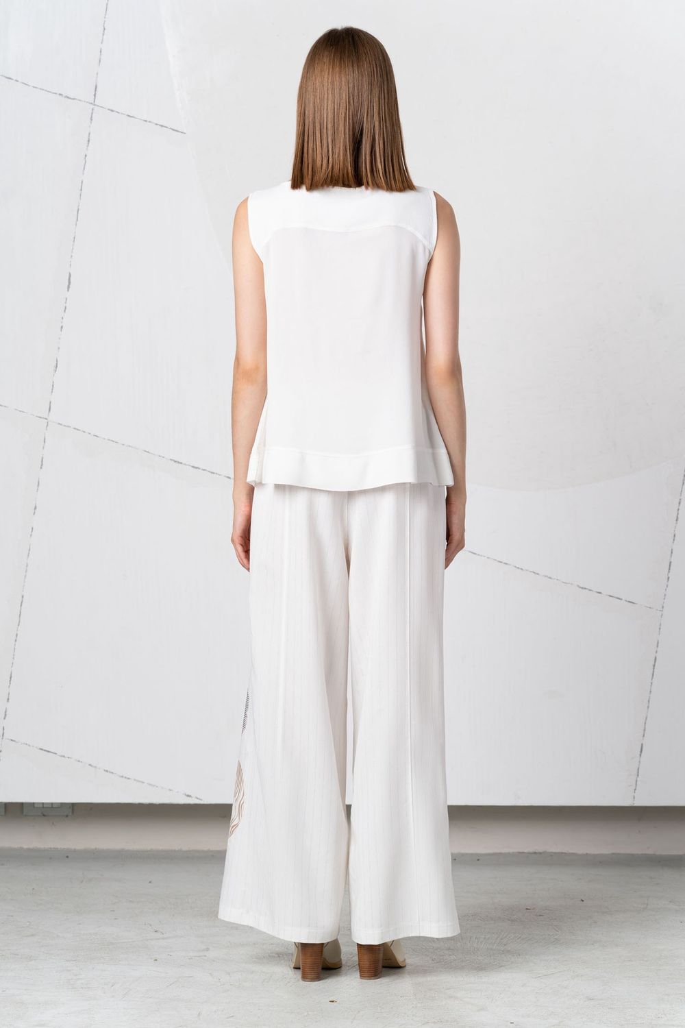 EC- Top V neck strass details