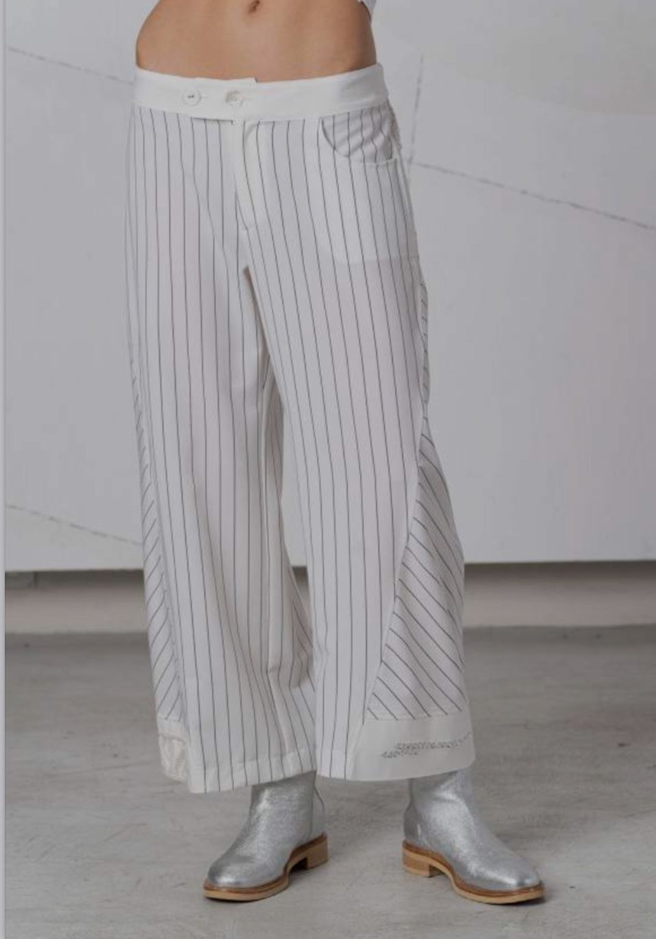 EC- Pants Off white black stripe