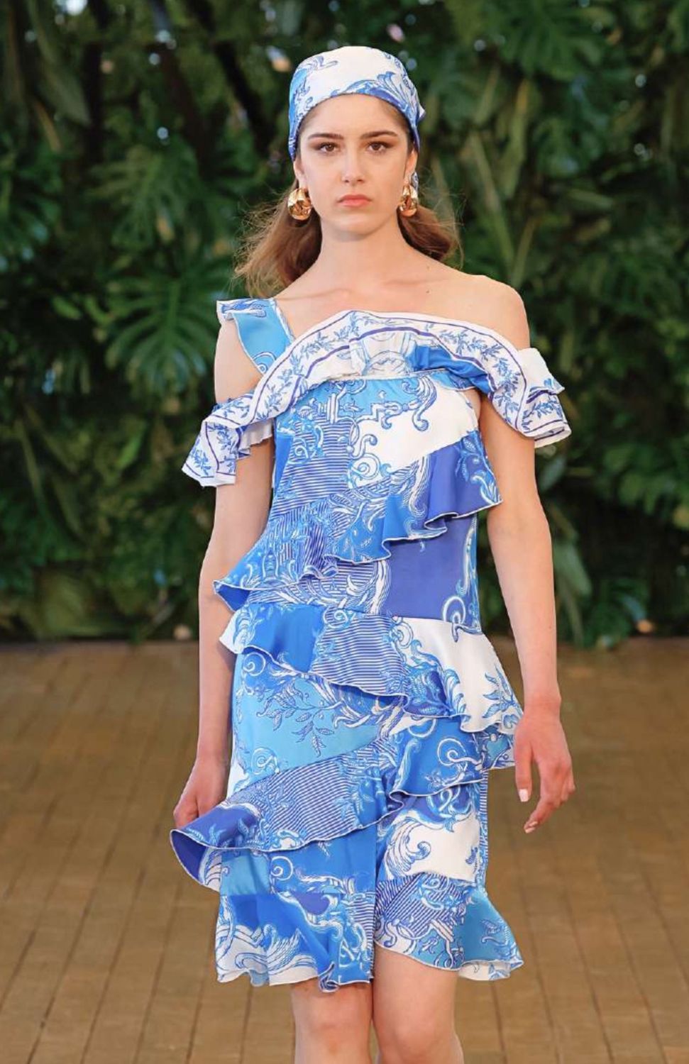 LeslieMonteCarlo - Capsule - Dress one shoulder frills