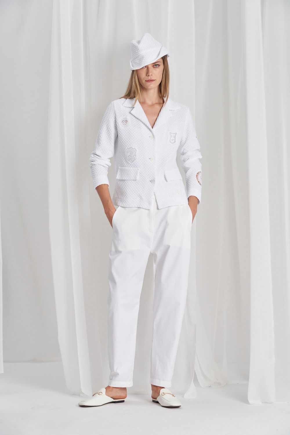 Tricot Chic- Blazer cotton crochet insert