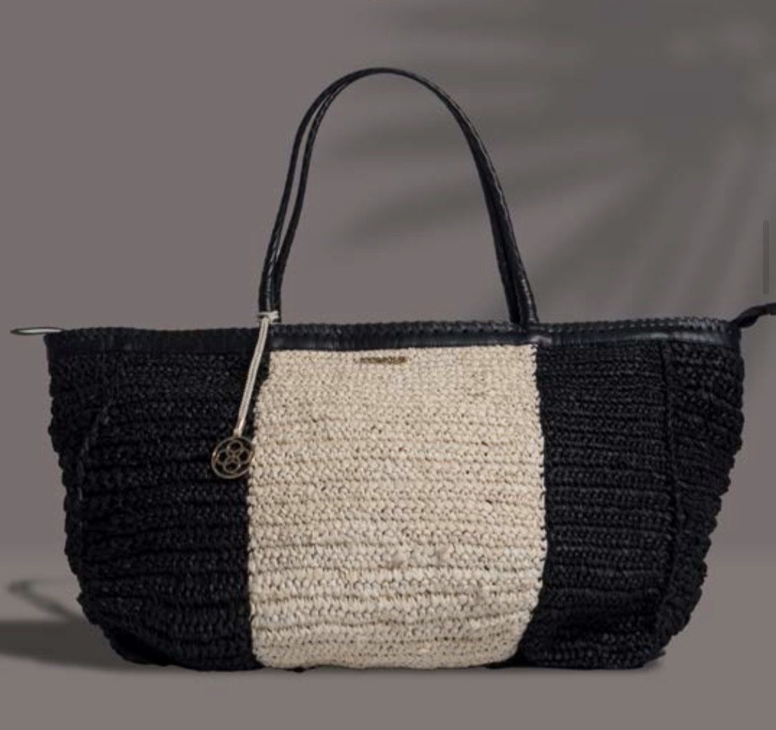 ICONIQ BLACK MALIBU BEACH BAG