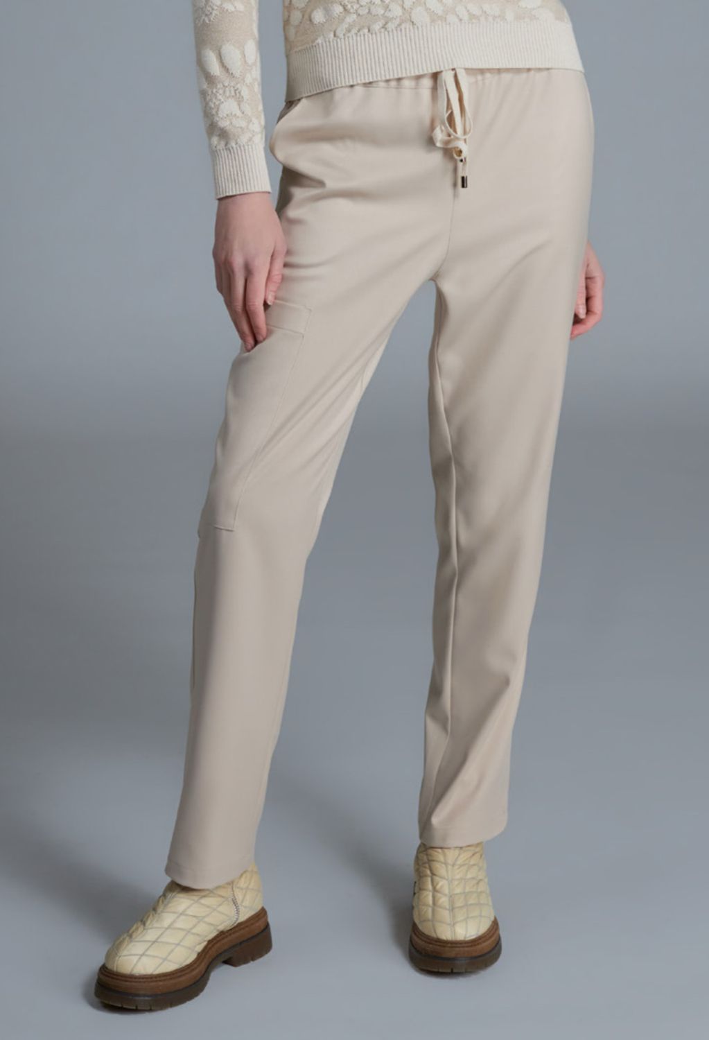 Tricot Chic - Pants Cargo beige elastic waist one side pocket